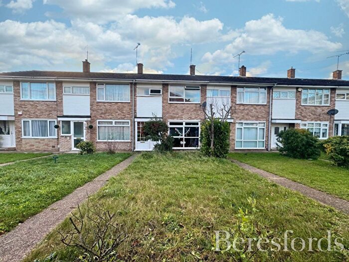 3 Bedroom Terraced House For Sale In Cowdray Way, Hornchurch, RM12