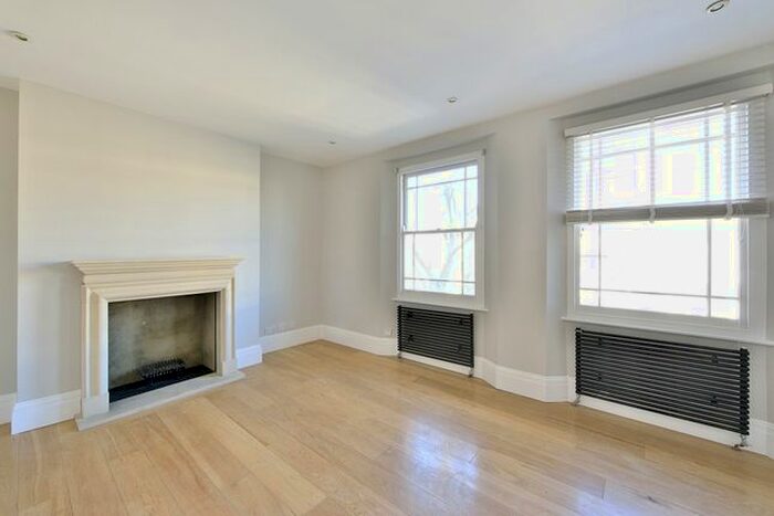 2 Bedroom Flat To Rent In St. Pauls Road, London, N1