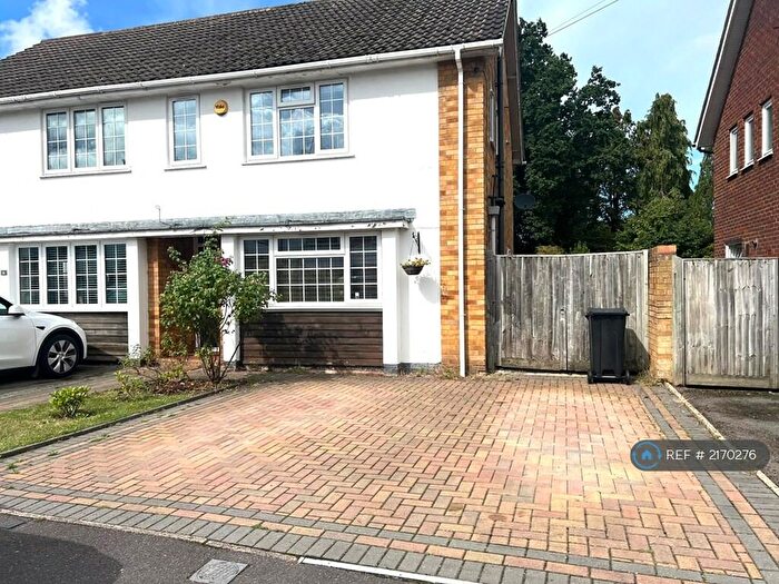 3 Bedroom Semi-Detached House To Rent In Radnor Road, Earley, RG6