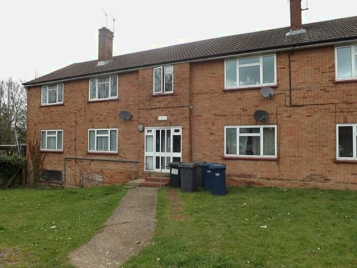 2 Bedroom Flat To Rent In Parnell Close, Edgware, HA8