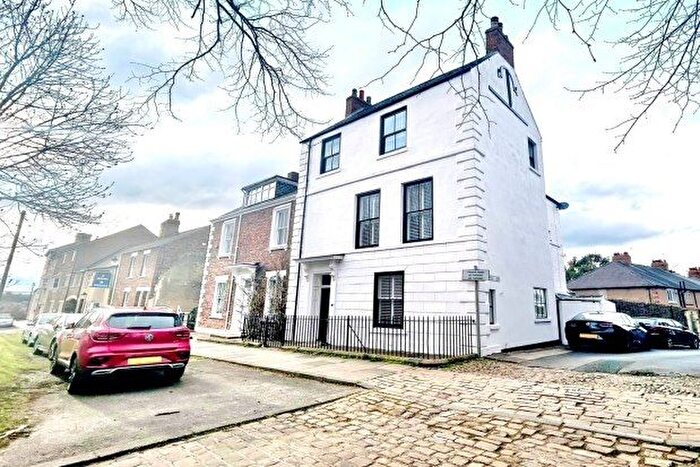 4 Bedroom Town House To Rent In Gilesgate, Durham, DH1