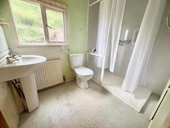 1 Bedroom Park Home For Sale In Newfield Crescent, Garforth, Leeds, LS25