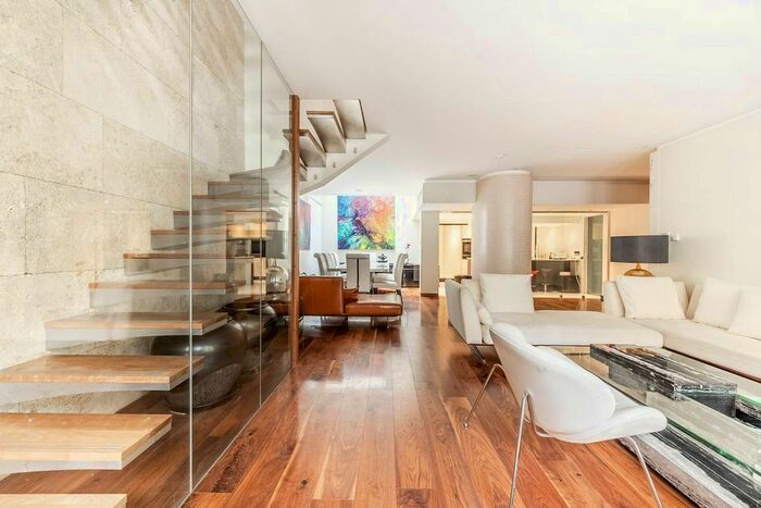 4 Bedroom Flat To Rent In Jay Mews, Knightsbridge, London, SW7