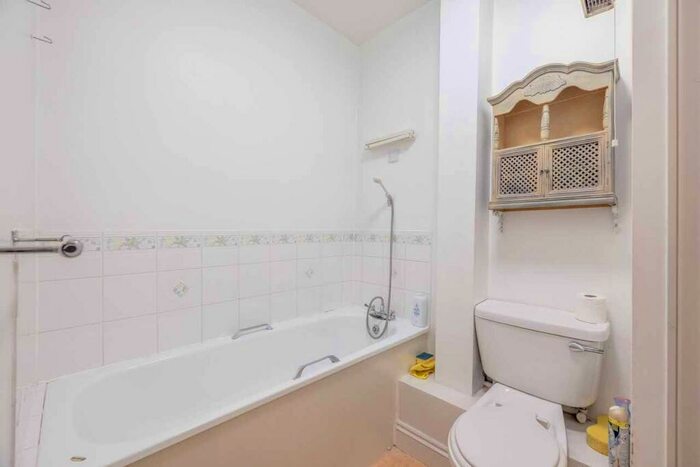 1 Bedroom Apartment For Sale In High Street, Eton, SL4