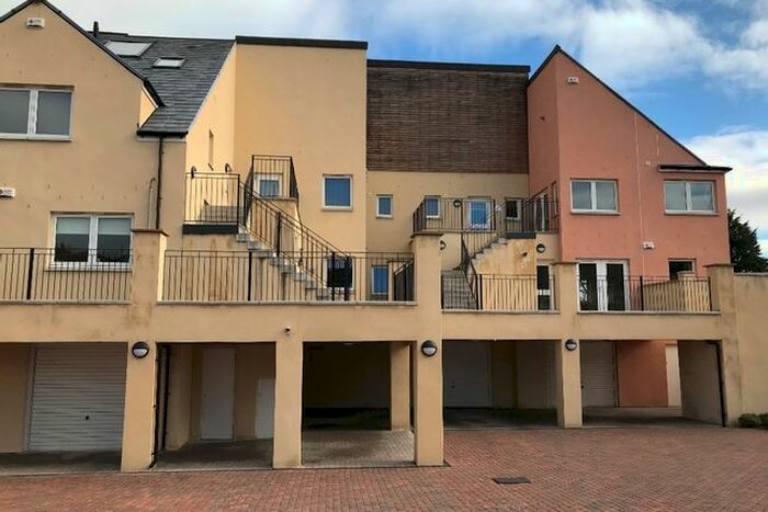 2 Bedroom Flat To Rent In Kinnessburn Road, St Andrews, Fife, KY16