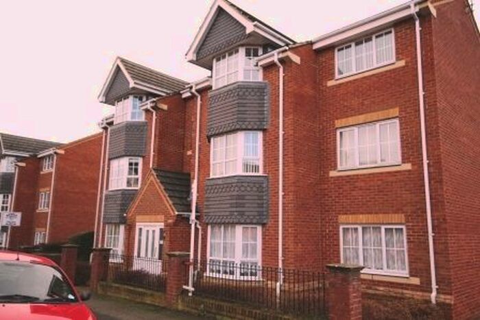 2 Bedroom Flat To Rent In Russell Street, Kettering, NN16