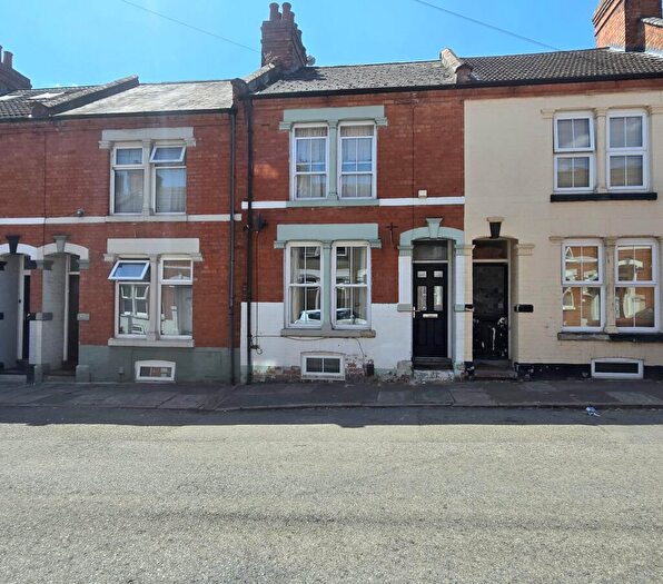 2 Bedroom Terraced House For Sale In Artizan Road, Abington, NN1