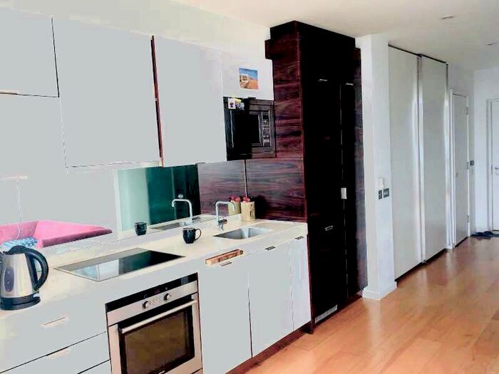 Studio To Rent In Ontario Tower Fairmount Avenue, Blackwall, Riverside, Canary Wharf, London, E14