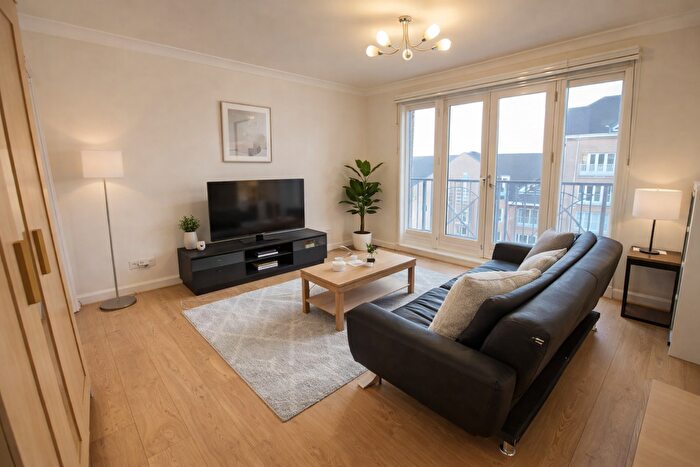 1 Bedroom Flat To Rent In Mercury Court, Homer Drive, London, E14