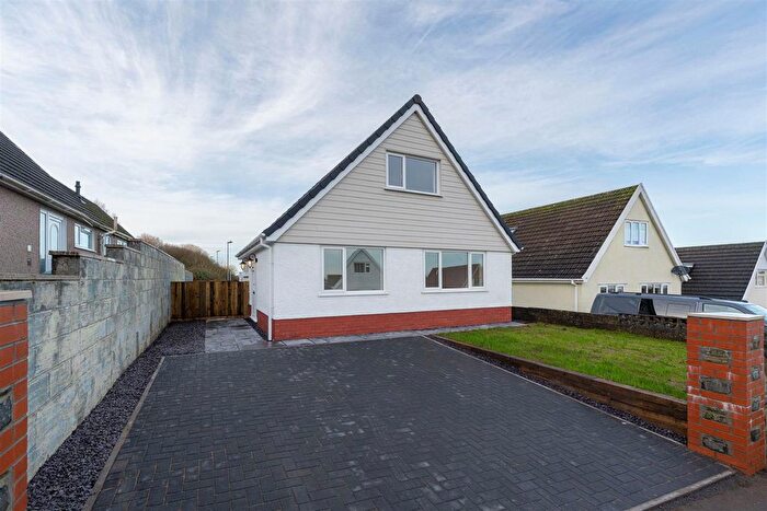 3 Bedroom Detached Bungalow For Sale In Graig-Y-Coed, Penclawdd, Swansea, SA4