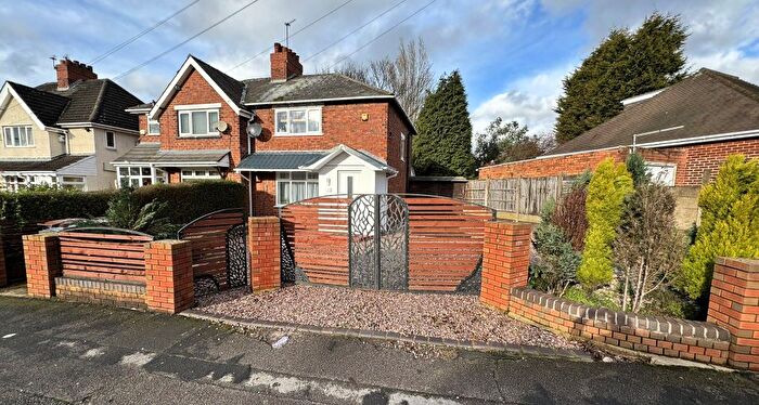 3 Bedroom Semi Detached House To Rent In Beeches Road, Walsall, WS3