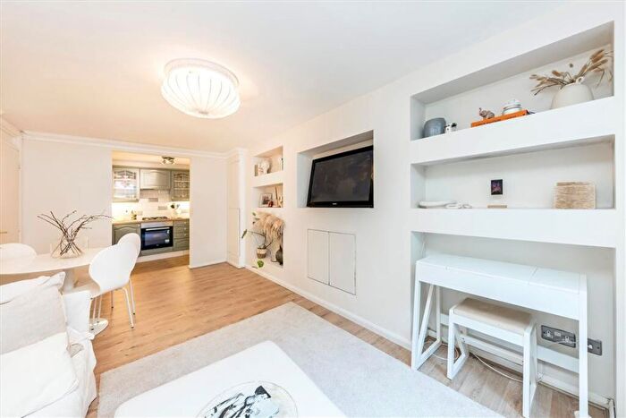 1 Bedroom Flat To Rent In Burnt Ash Hill, Lee, SE12