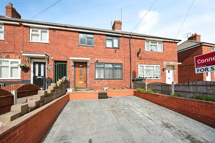 3 Bedroom Terraced House For Sale In Turner Street, West Bromwich, B70