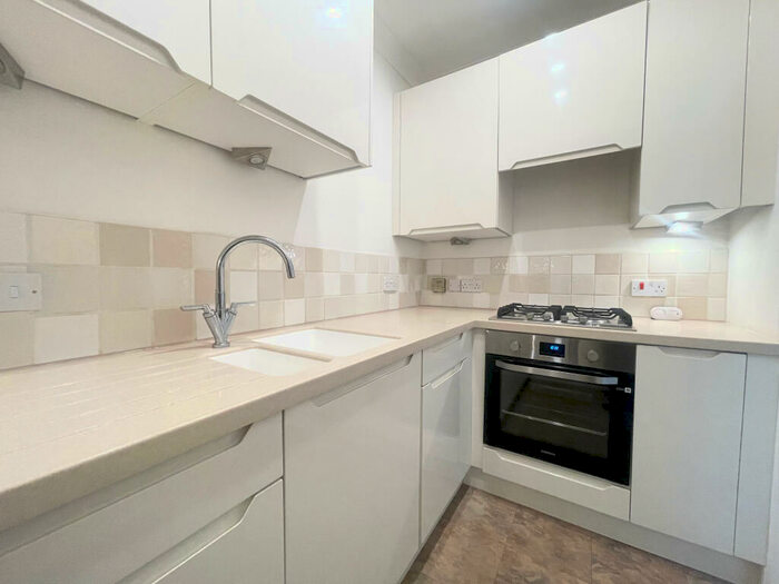 2 Bedroom Flat To Rent In Cranley, Cheltenham, GL50