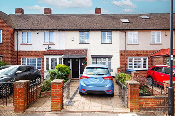 2 Bedroom Terraced House For Sale In Pembroke Avenue, Enfield, EN1