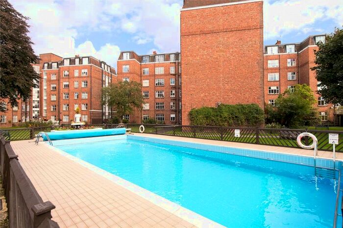 2 Bedroom Flat To Rent In Beverley Court, Wellesley Road, Chiswick, London, W4