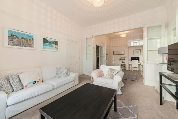 3 Bedroom Flat To Rent In Harrowby Street, Marylebone, London, W1H