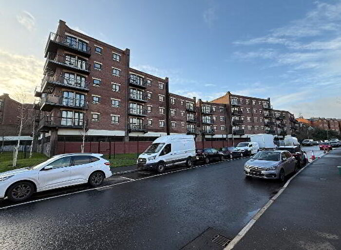 3 Bedroom Apartments For Sale In Cromwell Court, Cromwell Road, Belfast, BT7