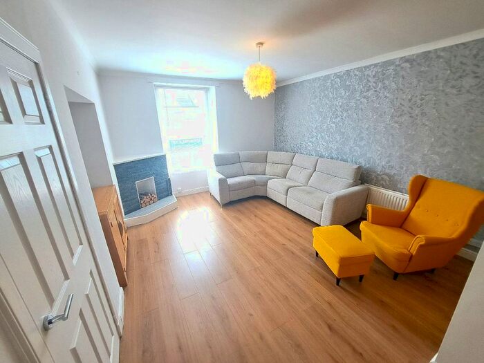 2 Bedroom Flat To Rent In King Street, Broughty Ferry, Dundee, DD5