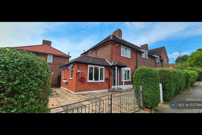 2 Bedroom End Of Terrace House To Rent In Valeswood Road, Bromley, BR1