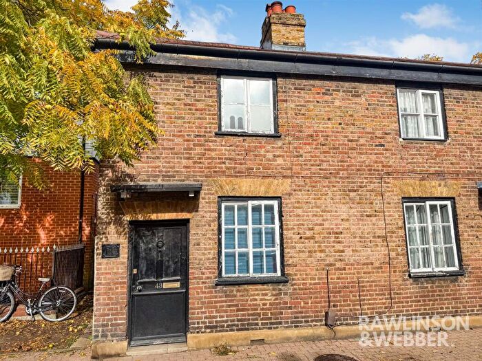 1 Bedroom End Of Terrace House For Sale In High Street, Thames Ditton, KT7