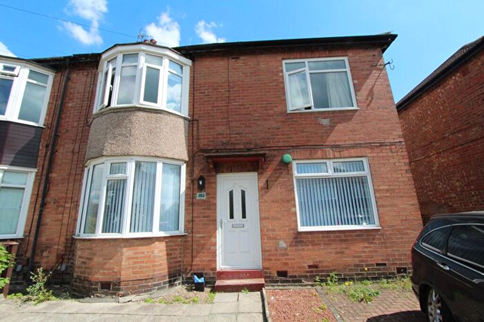 2 Bedroom Flat To Rent In Ovington Grove, Fenham, Newcastle Upon Tyne, Tyne And Wear, NE5