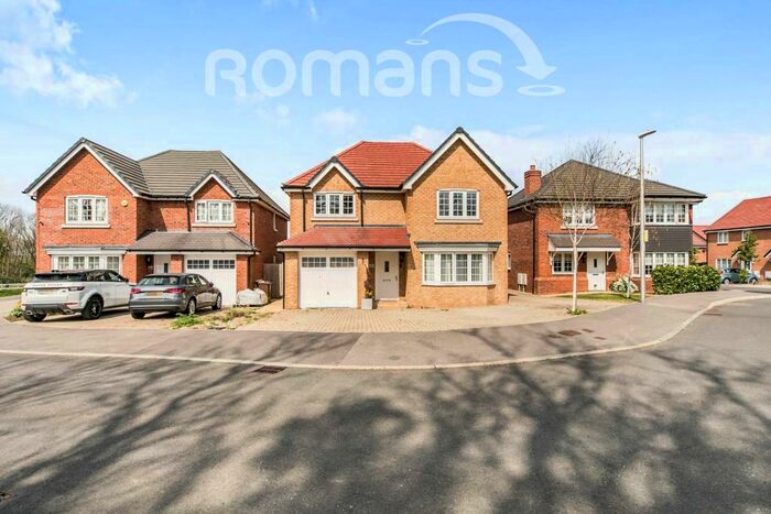 4 Bedroom Property To Rent In Glasspool Road, RG41