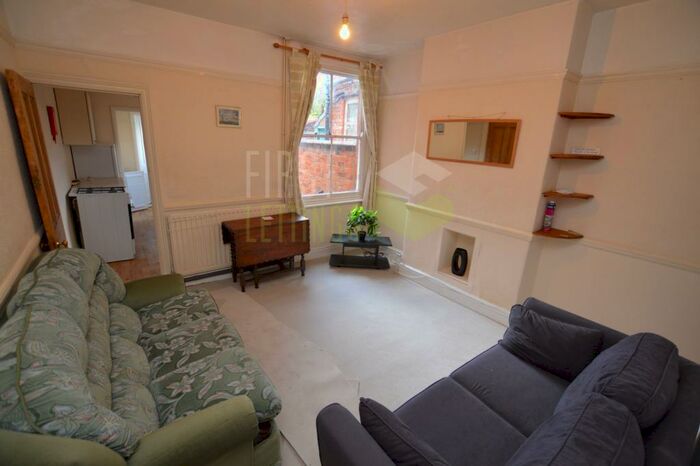 3 Bedroom Terraced House To Rent In Hartopp Road, Leicester, LE2