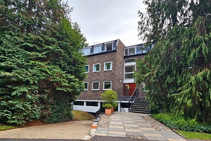 2 Bedroom Flat To Rent In Cambridge Park, East Twickenham, TW1