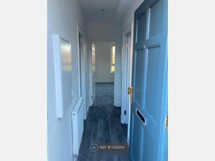 3 Bedroom Maisonette To Rent In Willoughby House, London, E1W