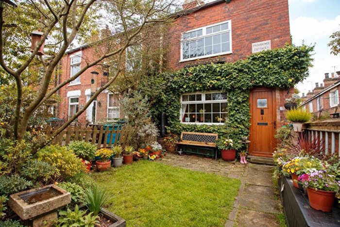 2 Bedroom End Of Terrace House For Sale In College Street, Hull, East Riding Of Yorkshire, HU7