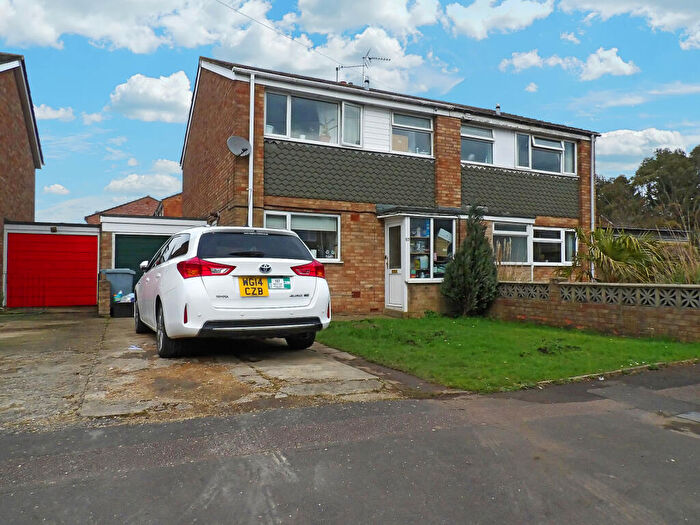 3 Bedroom Semi-Detached House To Rent In Colwell Drive, Witney, Oxfordshire, OX28
