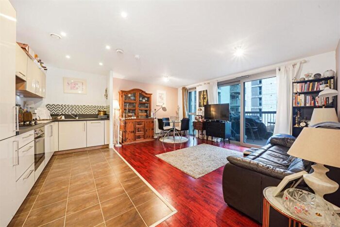 1 Bedroom Apartment To Rent In Heron Place, Silvertown, E16