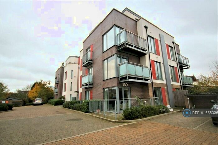 2 Bedroom Flat To Rent In Victoria Road, East Barnet, EN4