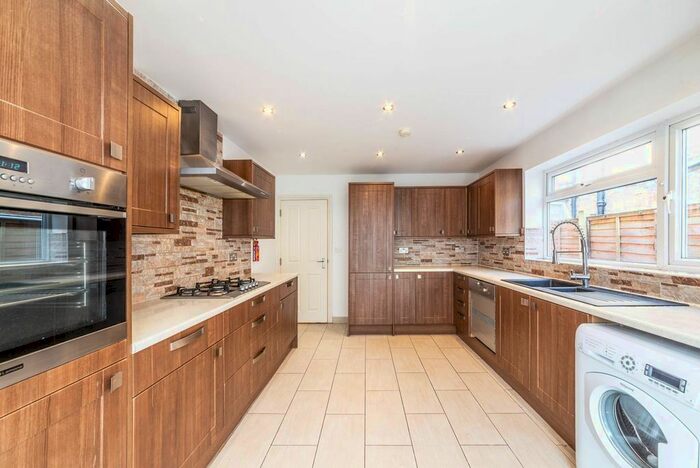 4 Bedroom Terraced House To Rent In Pembroke Road, Muswell Hill, London, N10