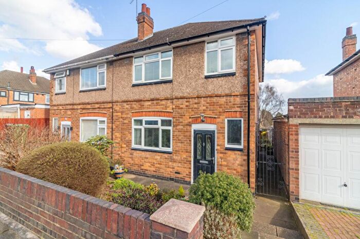 3 Bedroom Semi Detached House For Sale In Wiltshire Road, Leicester, LE4