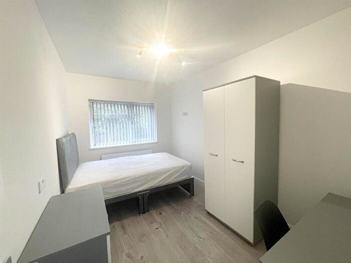 6 Bedroom Semi-Detached House To Rent In **£pppw Excluding Bills** Coventry Road, Beeston, Nottingham, NG9