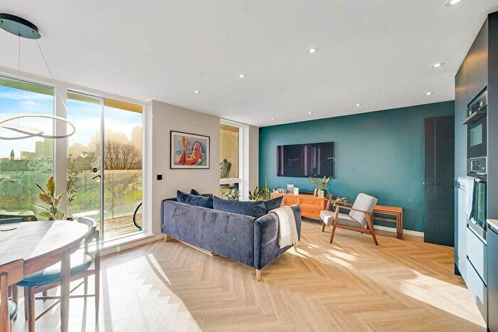 2 Bedroom Flat For Sale In Ursula Gould Way, Limehouse Cut, E14