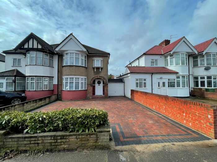 3 Bedroom Semi-Detached House To Rent In Kenton Lane, Harrow, HA3