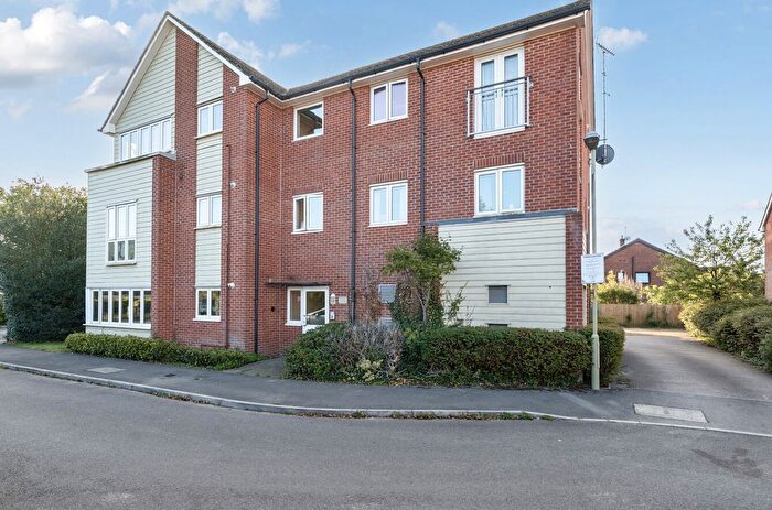 2 Bedroom Flat For Sale In Pavilion Gardens, Blackfield, Southampton, SO45