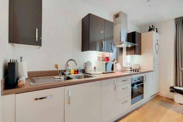 1 Bedroom Flat To Rent In Pilot Walk, North Greenwich, London, SE10