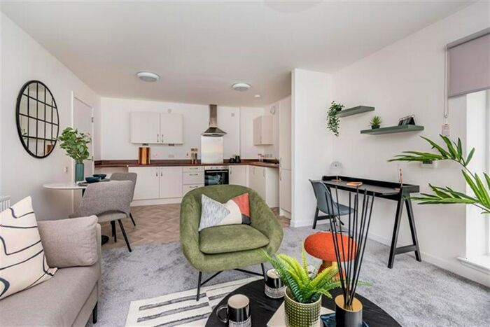 2 Bedroom Flat To Rent In Thread Court, Glasgow, G40