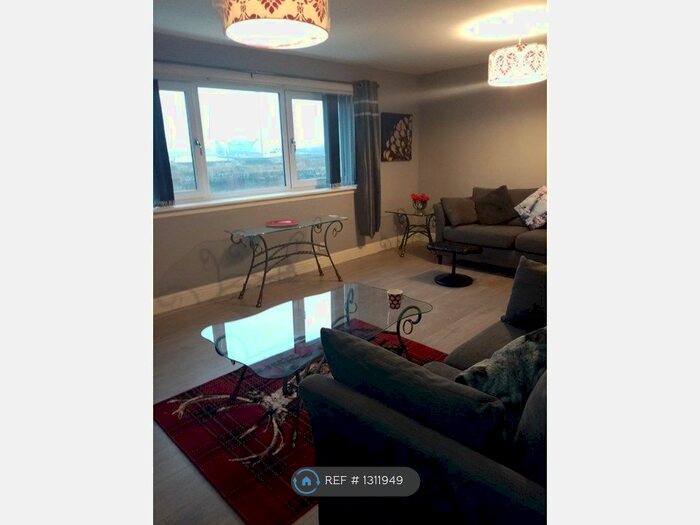 3 Bedroom Flat To Rent In Napier Drive, Glasgow G51