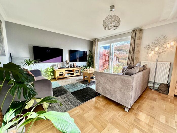 4 Bedroom Semi Detached House For Sale In Kelsey Close, Maidenhead, SL6