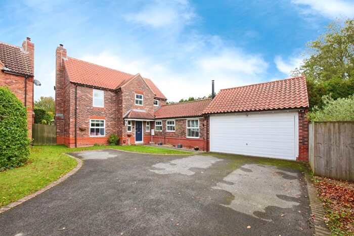 5 Bedroom Detached House For Sale In Earswick Chase, Earswick, York, YO32