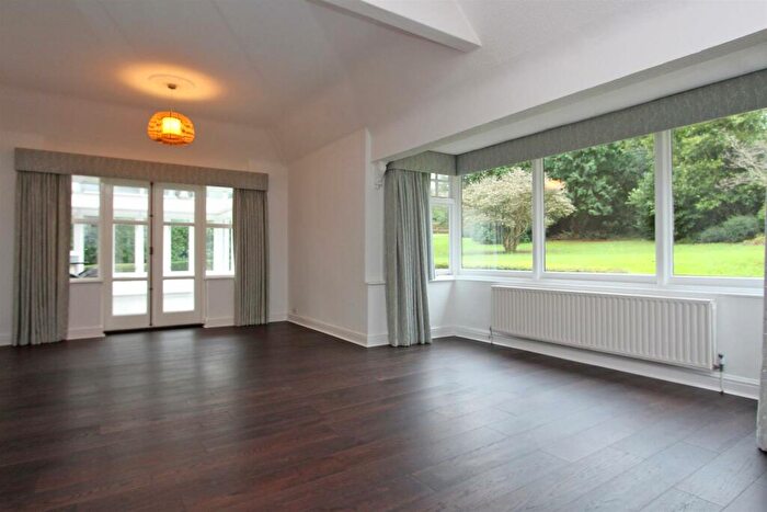 4 Bedroom House To Rent In Tilley Lane, Headley, Epsom, KT18