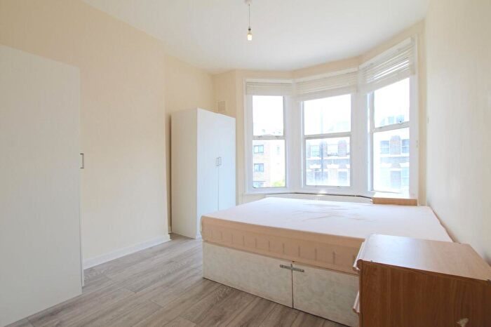 2 Bedroom Flat To Rent In Caledonian Road, London, N7