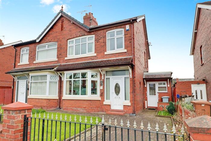 3 Bedroom Semi Detached House For Sale In Tynedale Avenue, Crewe, CW2