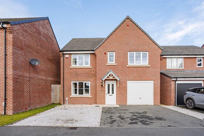5 Bedroom Detached House For Sale In Lavender Way, Easingwold, York, YO61