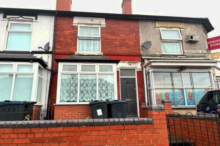 3 Bedroom Semi-Detached House To Rent In Farndon Road, Birmingham, B8